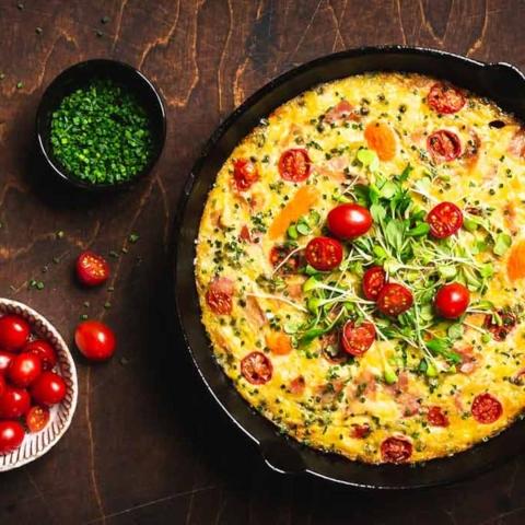Frittata de rösti, jambon et petits légumes